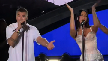 Η Dua Lipa τραγούδησε με τον πατέρα της στα αλβανικά μετά την απονομή της κοσοβάρικης υπηκοότητας - Δείτε το βίντεο