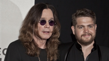 Όζι Όσμπορν: Ο γιος του εμφανίστηκε στο Λος Άντζελες με μπλούζα των Black Sabbath έναν μήνα μετά τον θάνατό του