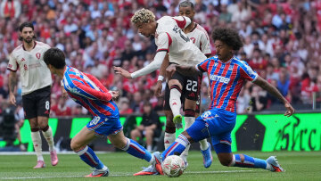 Premier League: Το πρωτάθλημα αρχίζει και οι ειδικοί δίνουν ξανά την κούπα στη Λίβερπουλ 