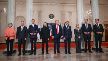 Τραμπ μετά τις συναντήσεις στον Λευκό Οίκο: Κανονίζουμε συνάντηση Ζελένσκι με Πούτιν, μετά θα ακολουθήσει τριμερής - Όλα όσα έγιναν στην Ουάσινγκτον