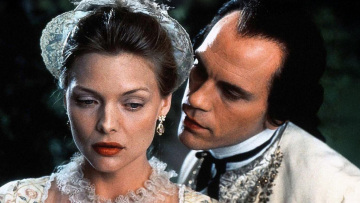 Ο Τζον Μάλκοβιτς μιλάει πρώτη φορά για την ερωτική σχέση του με τη Μισέλ Φάιφερ, ενώ ήταν και οι δύο παντρεμένοι: «Έχασα μια σπουδαία συνάδελφο»
