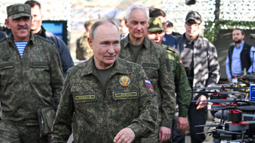 Ο Πούτιν συνεχίζει τα επικίνδυνα παιχνίδια στην Ευρώπη: Νέες παραβιάσεις σε Εσθονία και Πολωνία - Την ενεργοποίηση του Άρθρου 4 ζητά το Ταλίν