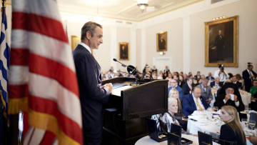 Μητσοτάκης σε ομογενείς: Η Ελλάδα έχει επανέλθει για τα καλά - Βλέπουμε αναστροφή του «brain drain», περισσότεροι Έλληνες επιστρέφουν στη χώρα