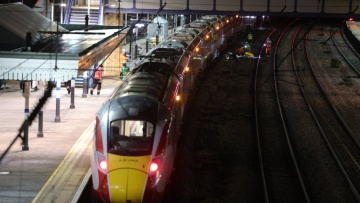 Δέκα άνθρωποι μαχαιρώθηκαν μέσα σε τρένο στη Βρετανία, δύο συλλήψεις - Δείτε βίντεο 