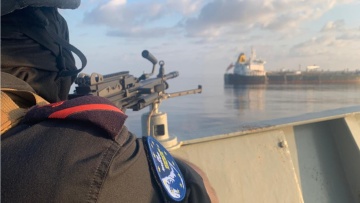 Ναυτική δύναμη της ΕΕ εγγυάται την ασφάλεια ελληνόκτητου δεξαμενόπλοιου που υπέστη επίθεση πειρατών στον Κόλπο του Άντεν 