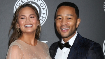 Τζον Λέτζεντ σε Κρίσι Τέιγκεν: Είσαι η καρδιά της οικογένειάς μας, η αγάπη της ζωής μου