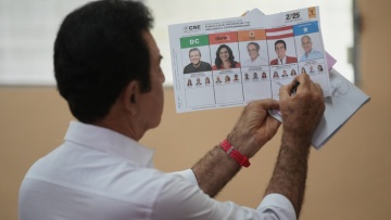 Προβλήματα στην καταμέτρηση και καταγγελίες χειραγώγησης απειλούν την αξιοπιστία των εκλογών στην Ονδούρα 