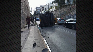 Γερανός προσέκρουσε σε κολόνα και ντεραπάρισε στη Νέα Φιλαδέλφεια, κυκλοφοριακές ρυθμίσεις στο σημείο, δείτε βίντεο