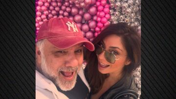 Ο Γρηγόρης Αρναούτογλου και η Νάνσυ Αντωνίου ποζάρουν μαζί και εύχονται «Καλά Χριστούγεννα»