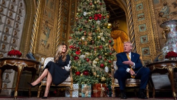 Πώς ο Τραμπ «παρακολούθησε» το ταξίδι του Άγιου Βασίλη: Τι είπε τηλεφωνικώς στα παιδιά, δείτε βίντεο 