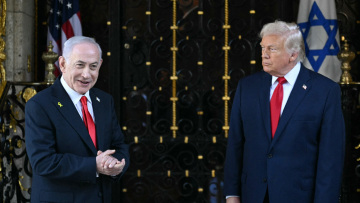 Μαστίγιο και καρότο από τον Τραμπ στον Νετανιάχου: Είπε «ναι» για τουρκικά στρατεύματα στη Γάζα, προανήγγειλε την απονομή χάριτος στον Ισραηλινό πρωθυπουργό