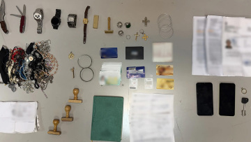 Προσποιούνταν την οικιακή βοηθό και άδειαζε σπίτια ΑμεΑ, λεία πάνω από 23.000 ευρώ