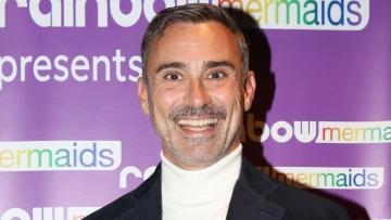 Γιώργος Καπουτζίδης: Όταν μεγάλωνα, δεν υπήρχε καμία ιστορία σαν τις «Σέρρες», ήταν ντροπή να δεις έναν άντρα να αγαπά έναν άλλον άντρα