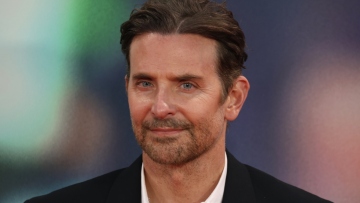 Ο Μπράντλεϊ Κούπερ διαψεύδει ότι προχώρησε σε αισθητική επέμβαση: Αυτό είναι τρελό, δήλωσε