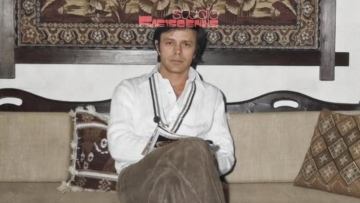 Χρήστος Πολίτης: Η αδημοσίευτη φωτογραφία από το 1978 στο σαλόνι του σπιτιού του
