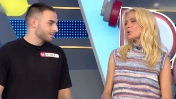 Απίθανος παίκτης στο Ρουκ Ζουκ φλέρταρε τη Μακρυπούλια μετά από χειροφίλημα: «Ας φάω τα νιάτα μου ρε Ζέτα, θα φύγουμε μαζί με σένα»