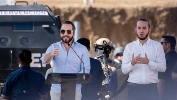 Ο πρόεδρος του Ελ Σαλβαδόρ θεμελίωσε φυλακή «τύπου CECOT» στην Κόστα Ρίκα και κάλεσε σε σκληρά μέτρα κατά του εγκλήματος 