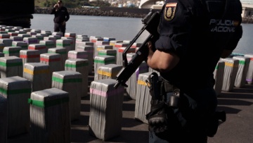 Εξαρθρώθηκε διεθνές κύκλωμα κοκαΐνης στην Ισπανία: Χρησιμοποιούσε νεαρούς κολυμβητές, 30 συλλήψεις