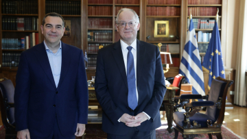 Πηγές Τσίπρα για συνάντηση με Τασούλα: Δεν μπορεί ο λύκος να φυλάει τα πρόβατα