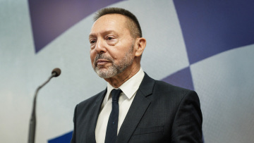 Ηθελαν να βάλουν χέρι στα αποθεματικά των ασφαλιστικών ταμείων, η σκευωρία έσπασε με κρότο, λένε συνεργάτες του Στουρνάρα για τον Τσίπρα