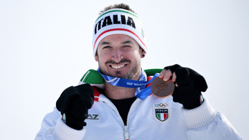 Από τη σκηνή στις πίστες σκι: Τραγουδιστής metal συγκροτήματος κέρδισε χάλκινο μετάλλιο στους Χειμερινούς Ολυμπιακούς Αγώνες