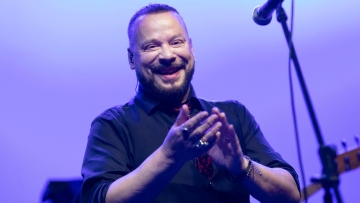 Χρήστος Δάντης μετά το χειρουργείο: Σκέφτομαι πόσο γρήγορα θα ανέβω στη σκηνή και μόνο ευγνωμοσύνη μπορώ να νιώσω