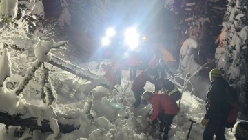 Επιχείρηση για δέκα αγνοούμενους σκιέρ μετά από χιονοστιβάδα στην Καλιφόρνια 