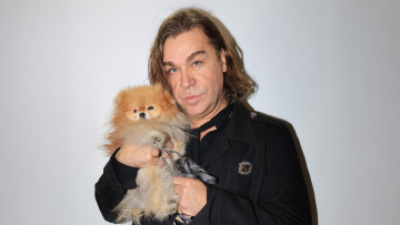 Τρύφωνας Σαμαράς: Σκοτώθηκε η σκυλίτσα του στα παρασκήνια του J2US
