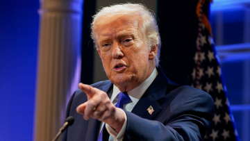 Ο Τραμπ επιβάλλει οριζόντιο παγκόσμιο δασμό 10%, μετά την απόφαση του Ανώτατου Δικαστηρίου, live η συνέντευξη Τύπου