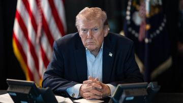 Το Ιράν εξαντλεί τα όπλα του, λέει ο Τραμπ και δηλώνει ανοιχτός σε συνεργασία