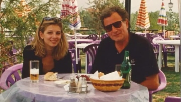 Η Μαρία Παναγοπούλου θυμήθηκε τη γνωριμία της με τον Κώστα Χαρδαβέλλα και την «πληρωμένη» ατάκα του: Δεν ξέραμε ότι θα κατακτήσουμε το «για πάντα»