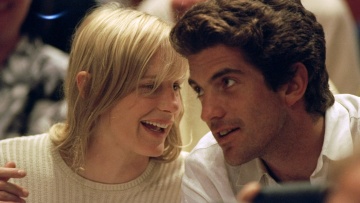 Ντάριλ Χάνα: Εκνευρισμένη με σειρά που παρουσιάζει τη σχέση της με τον Τζον Φ. Κένεντι Τζούνιορ