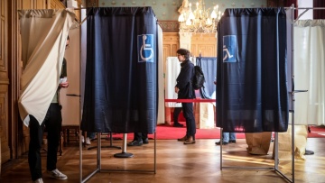 Δημοτικές εκλογές στη Γαλλία: Ο δεύτερος γύρος θα κρίνει τις μεγάλες πόλεις, άνοδος της ακροδεξιάς 