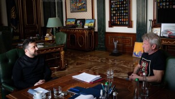 Στο Κίεβο και τον Ζελένσκι αντί για τα Όσκαρ ο Σον Πεν
