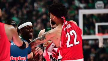 Επεισόδιο μεταξύ Ναν και Ντόρσεϊ που αποβλήθηκαν: Ενεπλάκη και ο Λεσόρ, με σκισμένη φανέλα ο γκαρντ του Ολυμπιακού, βίντεο