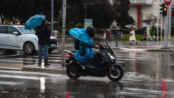 Καιρός: Διπλή κυκλογένεση στη Μεσόγειο φέρνει έντονα φαινόμενα στην Ελλάδα, ποιες περιοχές κινδυνεύουν με πλημμύρες 