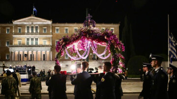 Δείτε live την περιφορά του Επιταφίου στο κέντρο της Αθήνας