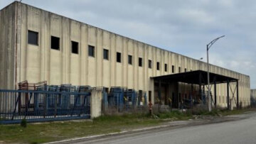 Πλειστηριασμοί: Δύο «βαριά» βιομηχανικά σφυριά με… μεγάλη ιστορία