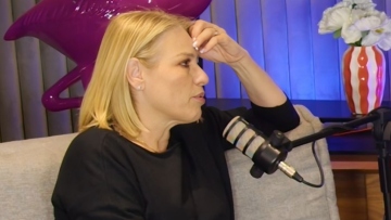 Μαριάννα Τουμασάτου: Ο μπαμπάς μου, μου έμαθε 12 χρονών να οδηγώ, δεν επέτρεπε σε κανέναν να μου πει να πάω να πλύνω πιάτα