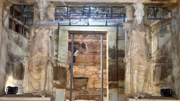 Αποκαλύφθηκε για πρώτη φορά ο επιβλητικός περίβολος του Τύμβου Καστά στην Αμφίπολη, δείτε εντυπωσιακές εικόνες