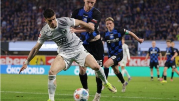 Bundesliga: Υποβιβάστηκε για πρώτη φορά η Βόλφσμπουργκ του Κουλιεράκη, στα «σαλόνια» η Πάντερμπορν  