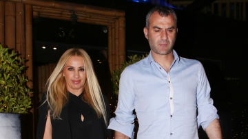 Γωγώ Μαστροκώστα: Ξέσπασε σε κλάματα η φωτογράφος του γάμου της - Την είχα κάθε μέρα στις προσευχές μου, έχω περάσει κι εγώ καρκίνο