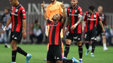 Η Νις παρέμεινε στη Ligue 1 με ανατροπή στο φινάλε, 4-1 τη Σεντ Ετιέν