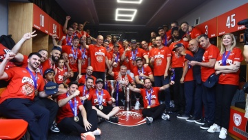 Αγγελόπουλοι στους παίκτες του Ολυμπιακού: «Είστε οι καλύτεροι σε Ελλάδα και Ευρώπη», δείτε βίντεο