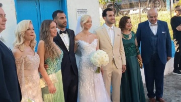 Ο Βαγγέλης Παυλίδης και η Μαριάννα Σολκίδου ενώθηκαν με τα δεσμά του γάμου μετά από 10 χρόνια σχέσης, δείτε βίντεο