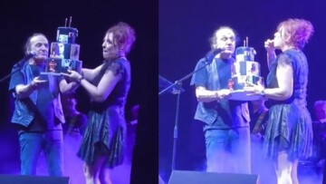Βίντεο: Ο Βασίλης Παπακωνσταντίνου γιόρτασε τα 76α γενέθλιά του στη σκηνή του Θεάτρου Βράχων, η έκπληξη της Ράντου