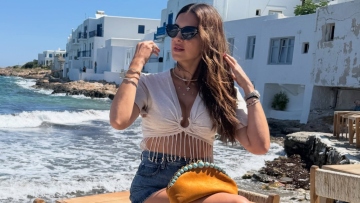 Η Σταματίνα Τσιμτσιλή απολαμβάνει τις διακοπές της: Μια γεύση από καλοκαιράκι, γράφει
