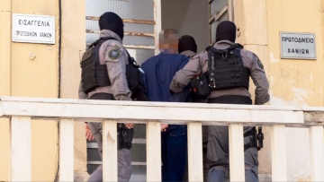 Ελεύθερος με εγγύηση 20.000 ευρώ ο 57χρονος ιατροδικαστής του Πανεπιστημίου Κρήτης που κατηγορείται για δωροδοκία 