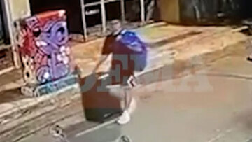 Βίντεο- ντοκουμέντο:  Ο Αφγανός μόλις έχει σκοτώσει την Βρετανίδα και σέρνει τη βαλίτσα με το πτώμα της