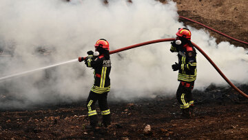 Φωτιά στον Στράτο Αιτωλοακαρνανίας, επιχειρούν δύο αεροσκάφη